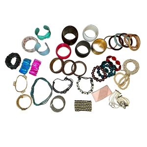 Assortment Of Cosmetic Jewelry - 30+ Bracelets